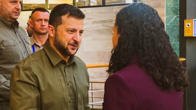 Зеленський вчергове зустрівся з президенткою не визнаного Україною Косова