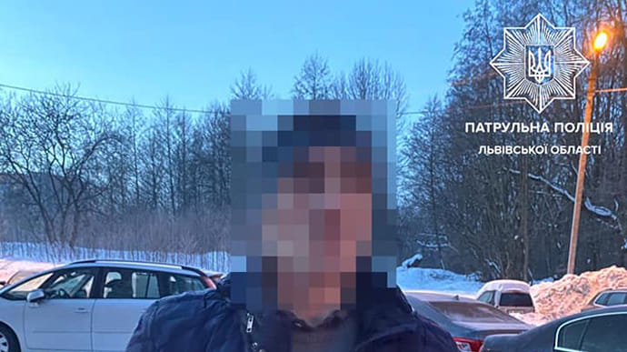 У Львові крадій закопався у сніг, ховаючись від поліції