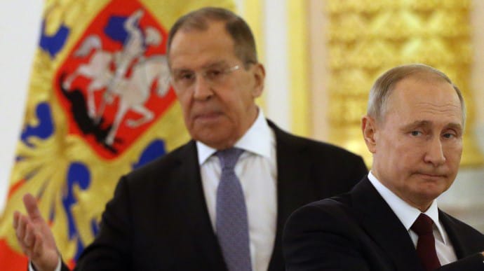 EU freezes assets of Putin and Lavrov
