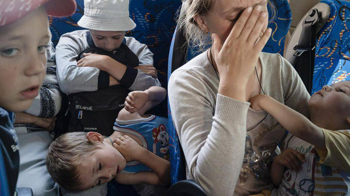 Russians take 300 children from Donbas to Moscow: allegedly because of serious injuries