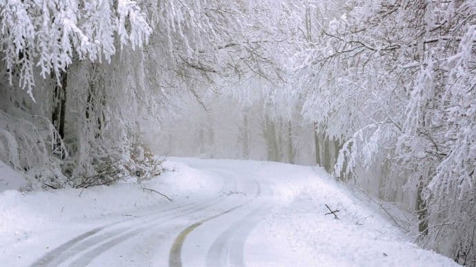 В воскресенье в Украине снег, в Карпатах ночью до 15° мороза