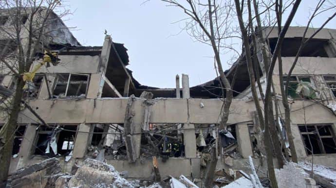Russians strike coal mining facility in Myrnohrad, Donetsk Oblast, killing man