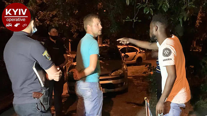 В Киеве устроили стрельбу: пьяные парни напали на иностранцев