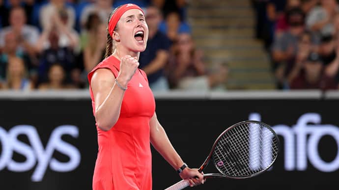 Ukrainian tennis star Elina Svitolina defeats world No. 4 to reach Australian Open round of 16, set to face Russian opponent