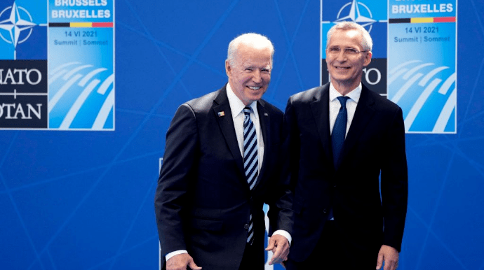 Байден обговорить з генсеком НАТО, як посилити союзників по Альянсу
