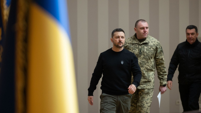 Zelenskyy presents awards to fighters of Ukraine's Security Service and National Guard 