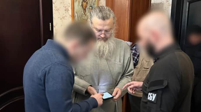 СБУ оголосила підозру митрополиту УПЦ МП, до якого прийшла з обшуками 1 травня
