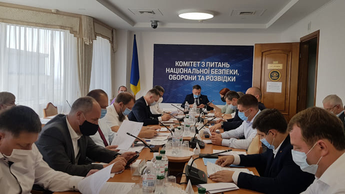 Комитет Рады по нацбезопасности отменил два заседания из-за подозрения на COVID-19