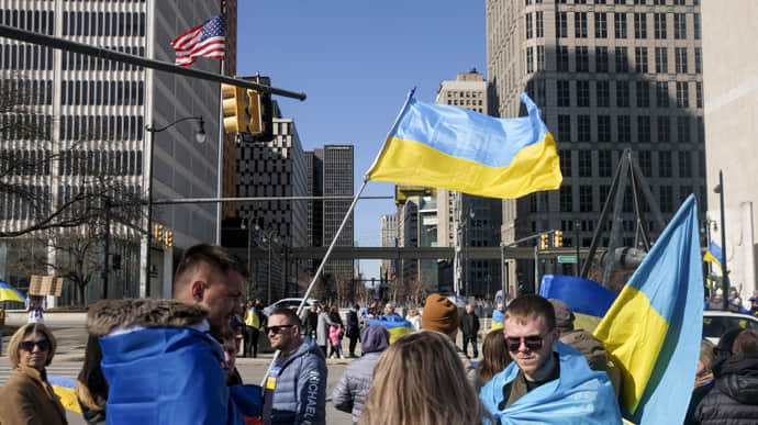 Серед американців зросла підтримка надання Україні зброї – опитування