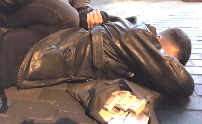 Затримання екс-прокурора Подільського району столиці Сергія Нечипоренка під час отримання хабаря