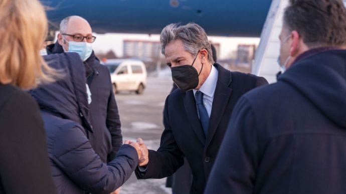 Госсекретарь США прилетел в Киев