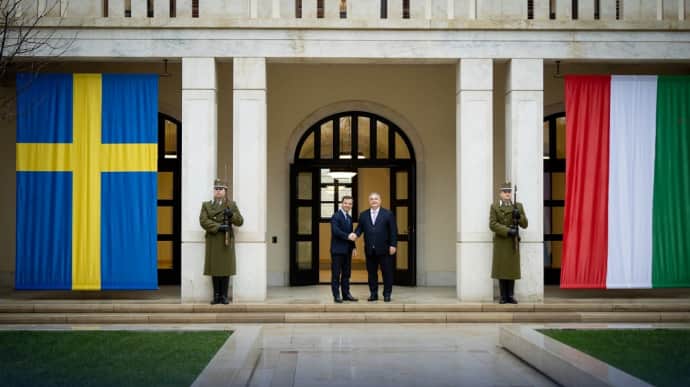 Прем’єр Швеції приїхав до Орбана у Будапешт перед очікуваним схваленням вступу в НАТО