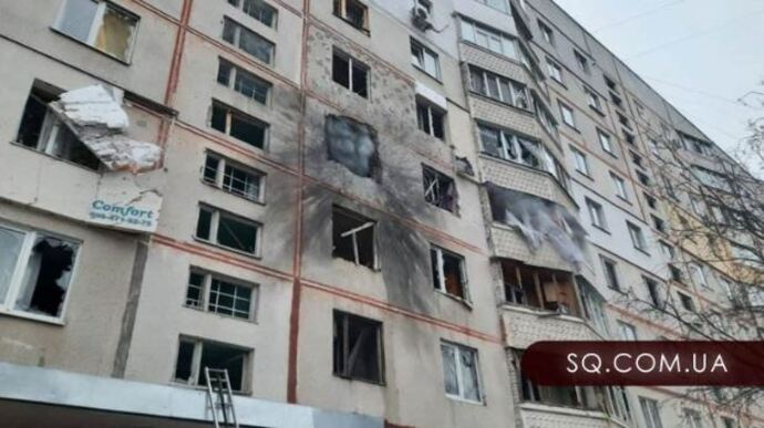 Окупанти вдарили по Харкову: влучили в багатоповерхівку, загинула людина