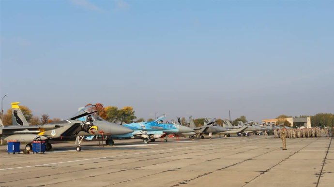Russian occupying forces attack airfield in Starokostiantyniv, Khmelnytsky region