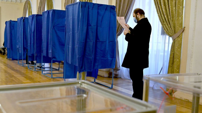 Головні новини понеділка і ночі: вибори в Харкові, зміни в Кабміні