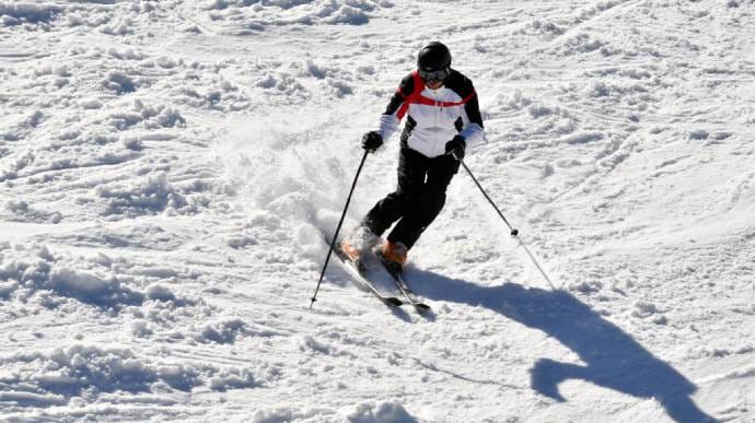 Будут клеймить наклейками: Минздрав назвал условия работы горнолыжных курортов