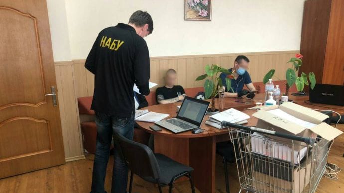 НАБУ обыскивает больницы Укрзализныци в 5 городах