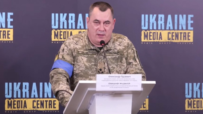 Українські військові укріплюють третє кільце оборони Києва