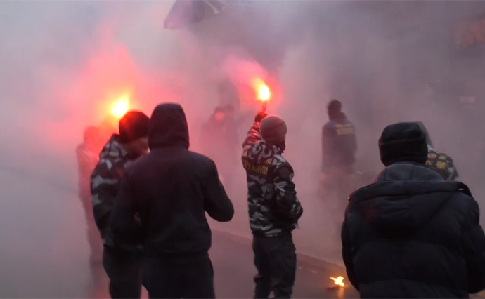 В Кременчуге произошла драка между полицией и “Национальным корпусом”