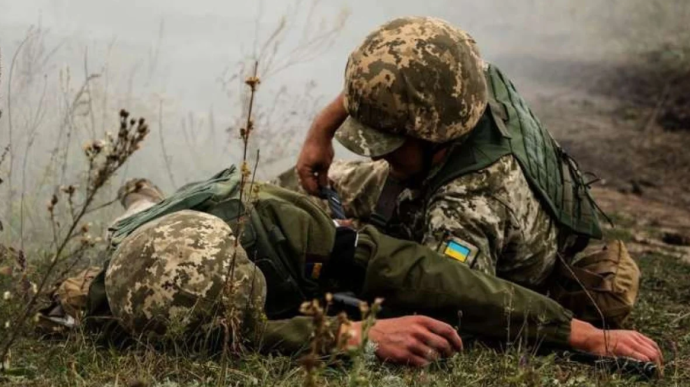 На Донбассе снова ранили украинского бойца