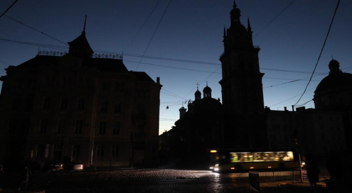 Треть Львова без света после ракетного удара