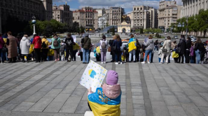 Ukraine brings six children back from occupation