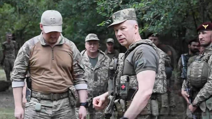 Ukrainian Ground Forces Commander visits contact line: sets task to retake Klishchiivka