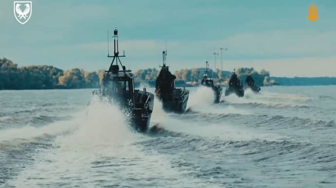 Ukraine's Navy carries out river flotilla exercises on river Dnipro – video