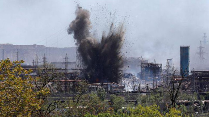Russians continue to storm Azovstal steelworks, defenders hold back Russians – Azov Regiment