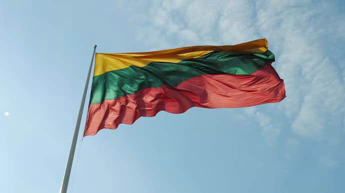 Литва буде перераховувати штрафи за недотримання санкцій на відновлення України – ЗМІ