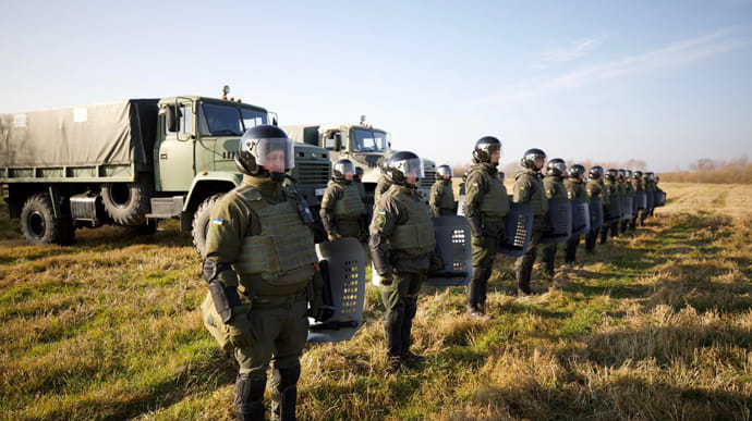 Білорусь може використати мігрантів як зброю проти України - прикордонники