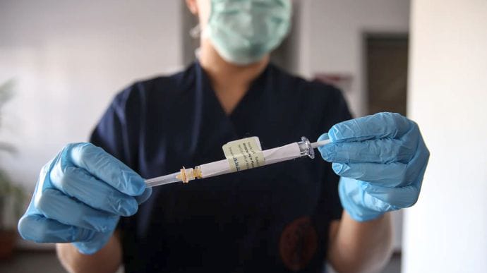 В Украине 37,5 тысяч человек полностью вакцинированы против коронавируса