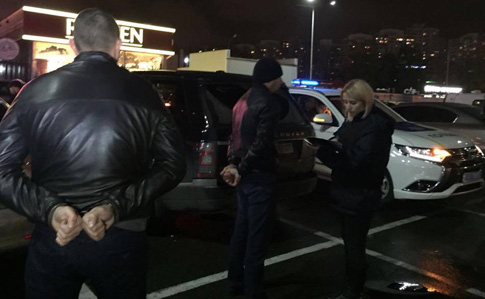У Києві затримали групу чоловіків з вибухівкою в автомобілі