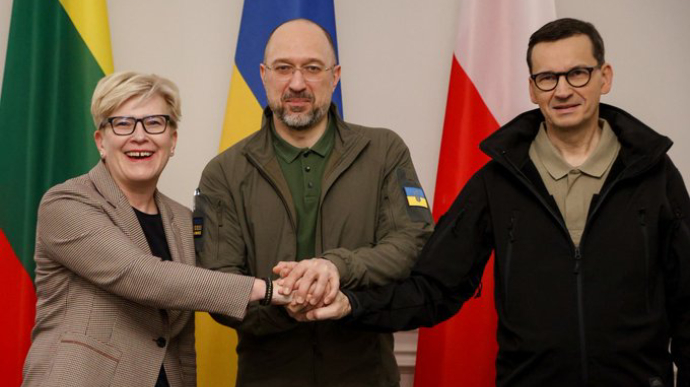 Україна, Польща і Литва закликали світ визнати спільною метою звільнення всієї України 