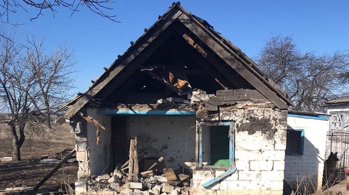 На Донбасі окупанти обстрілами пошкодили 104 житлових будинки