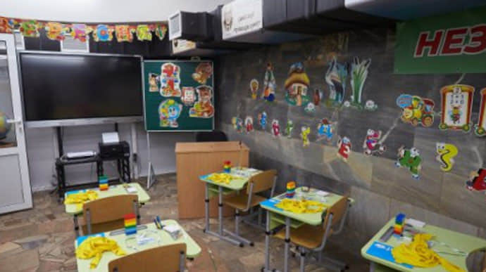 Kharkiv authorities post photos of classrooms in metro