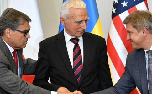 Україна, Польща і США підписали газову угоду: мета - знизити залежність від РФ