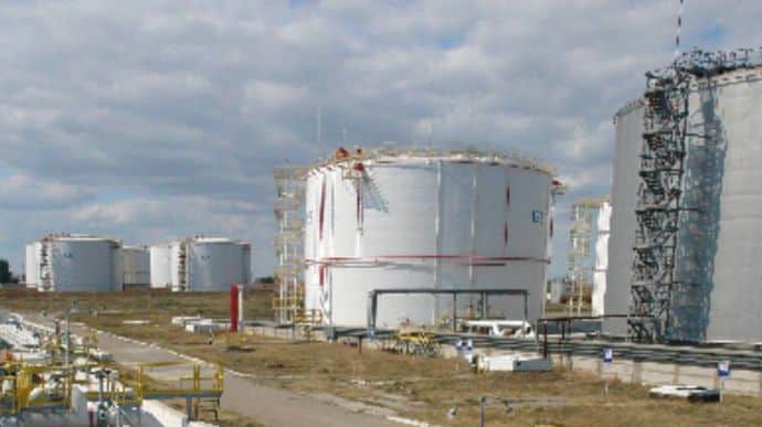 Дрони ЗСУ атакували нафтобазу у Феодосії, уламки здетонували – ЗМІ