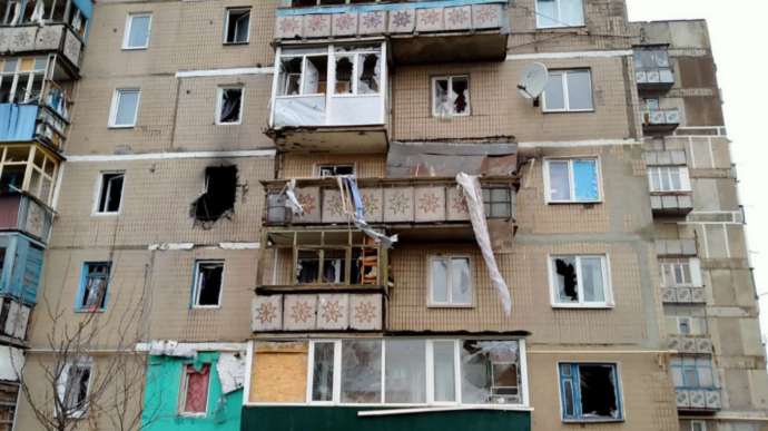 Russians target high-rise building in Toretsk; Chasiv Yar also under fire