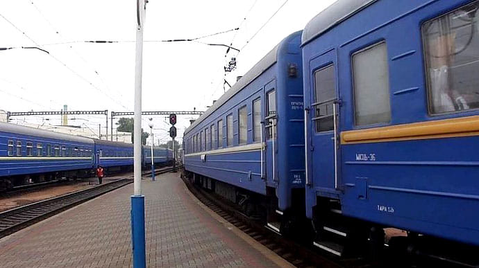 Аварія на Дніпропетровщині: ряд поїздів затримуються й змінюють маршрут