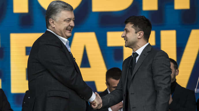 Украинцы ответили, как бы голосовали за Зеленского и Порошенко год спустя