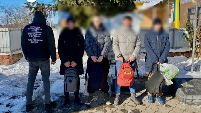 Четверо чоловіків, начитавшись порад у Telegram, добирались до Молдови – ДПСУ