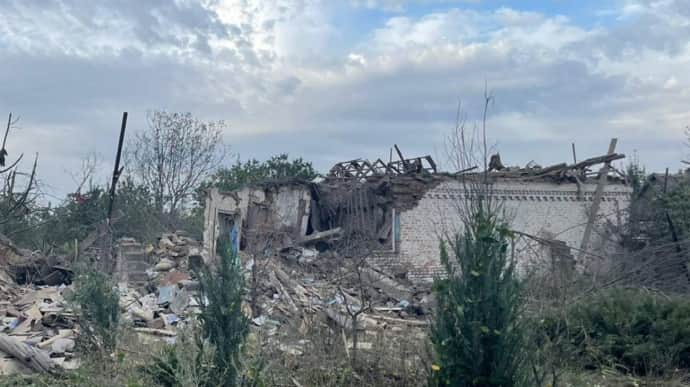 Russian aerial bomb kills two people and their parents in Donetsk Oblast