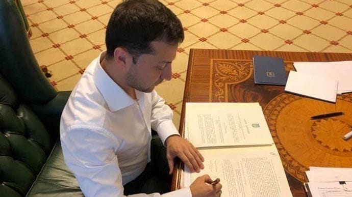 Зеленський внесе новий законопроєкт про в'язницю за брехню в декларації