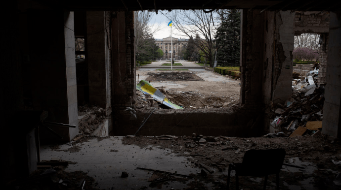 Миколаїв: Росіяни вдарили в багатоповерхівку, вона зруйнована