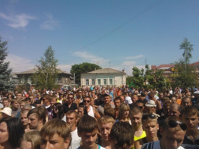 У Пугачові місцеві повстали проти чеченців. Фото tvrain.ru