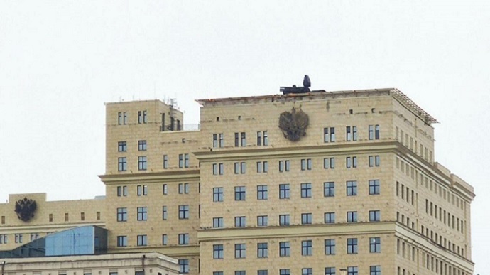 ОП і повітряники висміяли Москву через розміщення ППО на дахах будинків