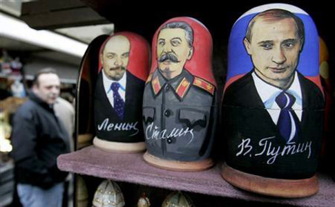 У Кремлі заявили, що Путін проти культу особи Путіна