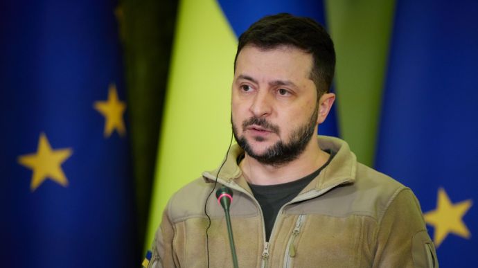 Зеленский рассчитывает на получение Украиной статуса кандидата в члены ЕС в июне