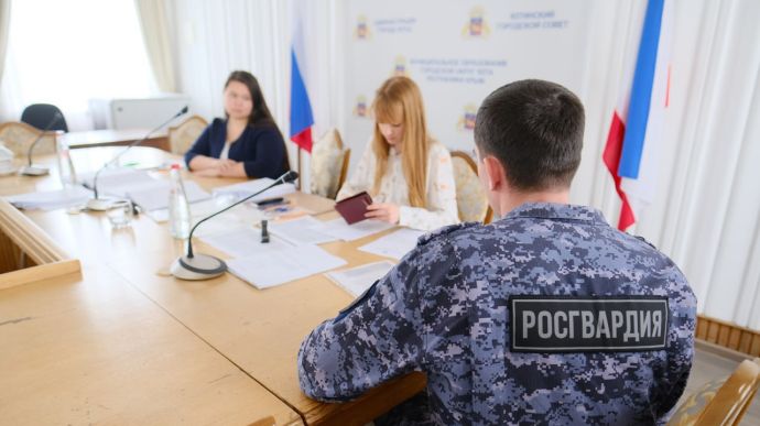 Российским захватчикам начали давать сертификаты на землю в Крыму, но не на южном берегу